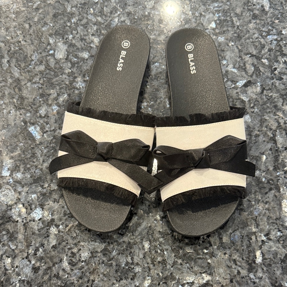 Women's Black and Cream Slide Sandals